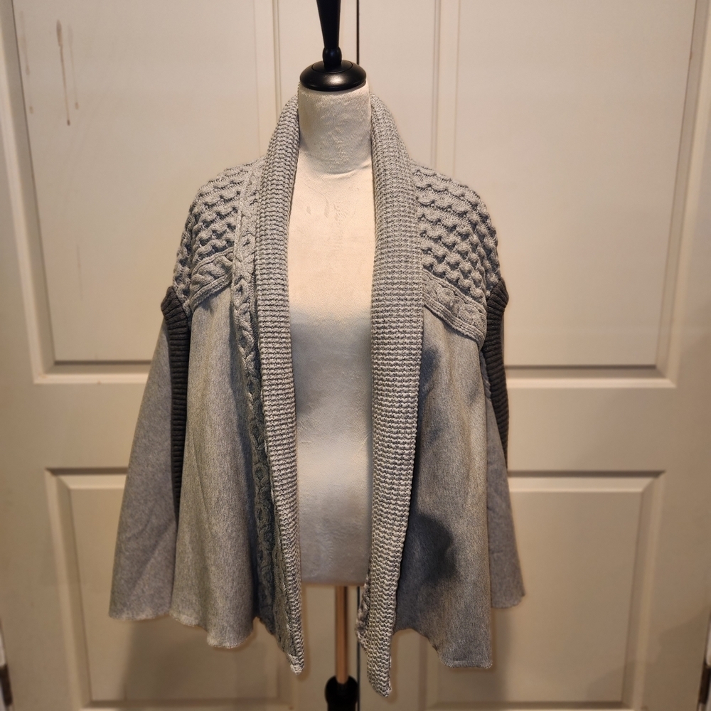 Burberry Gray Knit Cape - Authentic